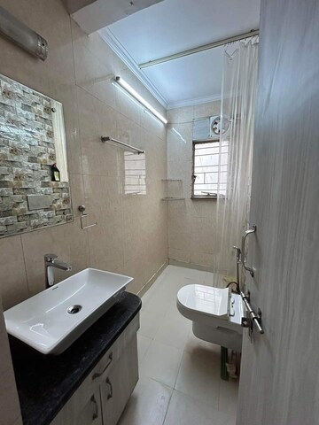 रेसिडेंशियल बिल्डर फ्लोर वर्ग फुट फॉर रेंट इन चट्टरपुर दिल्ली  7532988