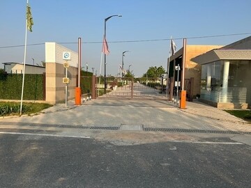  Plot – Exterior View View at BPTP District Phase 2, Sector 84 - for Sale