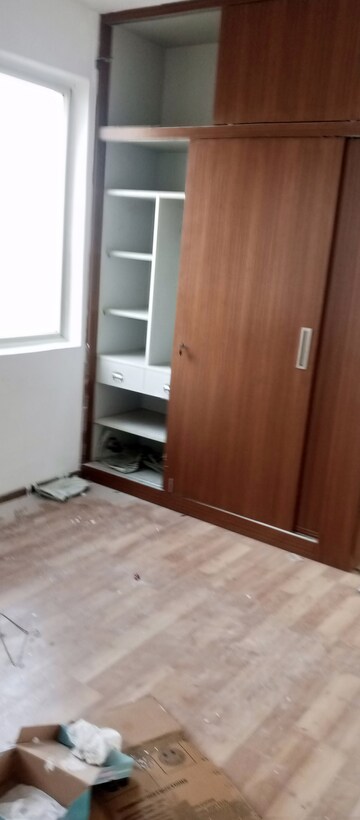 Room in 3 BHK Builder Floor at ROF Insignia Park, Sector 93 – for Sale
