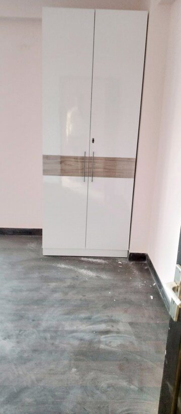 Room in 3 BHK Builder Floor at ROF Insignia Park, Sector 93 – for Sale