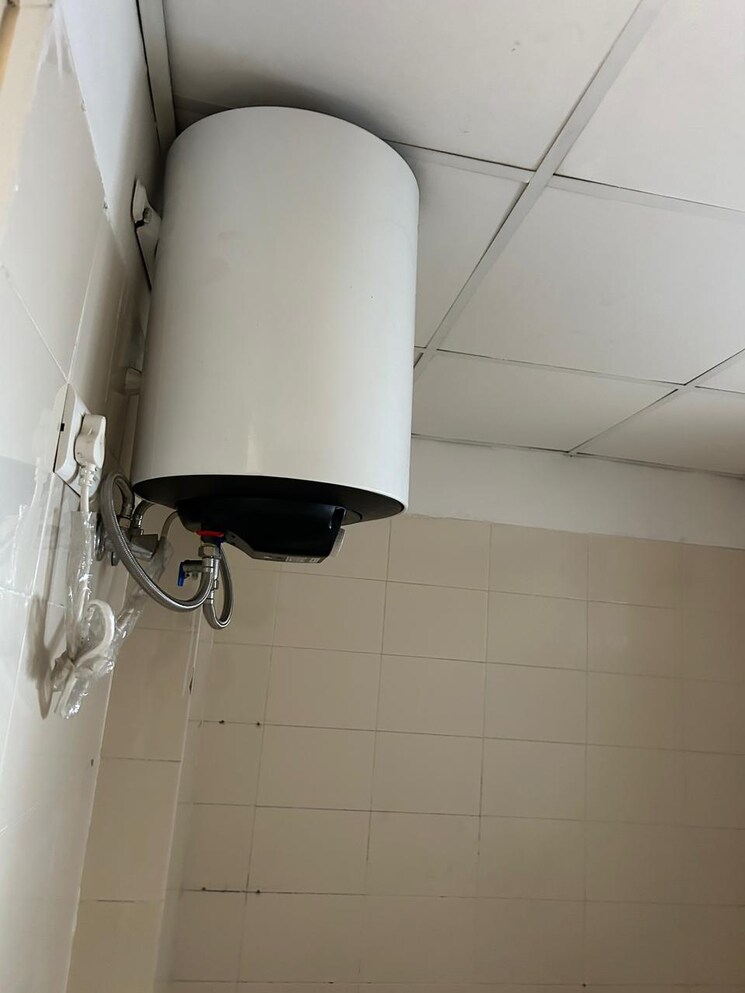 Bathroom, emaar-palm-hills 3 Bedroom 1450 Sq.Ft. Apartment In Sector 77 Gurgaon 7533787