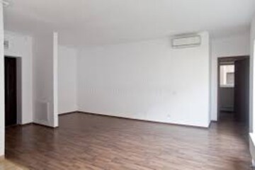 Room in 3 BHK Apartment at SKA Greenarch, Sector 16b Greater Noida – for Sale