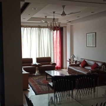 3 BHK Builder Floor For Rent in Saket