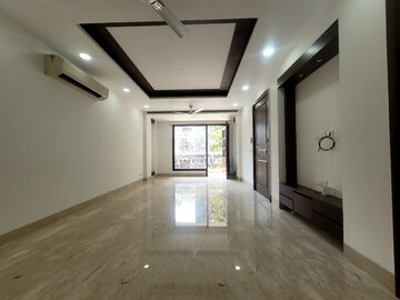 Room in 4 BHK Builder Floor at Defence Colony – for Sale