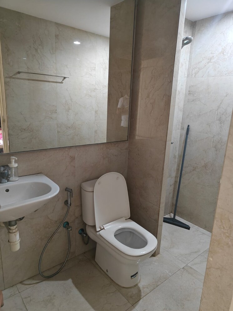 Bathroom, vihang-vihar-chs 2 Bedroom 950 Sq.Ft. Apartment In Panch Pakhadi Thane 7534530
