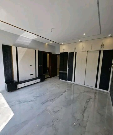 Room in 4 BHK Independent House at Sector 125 – for Sale