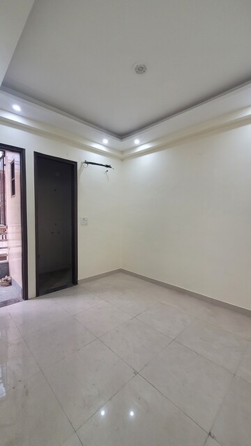 Master Bedroom in 4 BHK Builder Floor at Dilshad Colony – for Sale