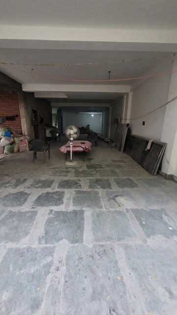 Parking in 4 BHK Builder Floor at Dilshad Colony – for Sale