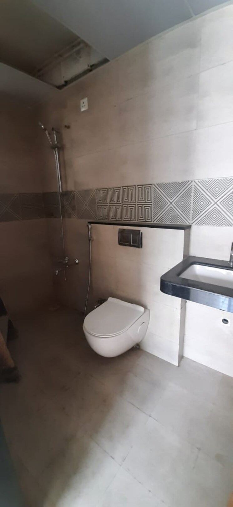Bathroom, goel-ganga-serio 3 Bedroom 1500 Sq.Ft. Apartment In Kharadi Pune 7534661