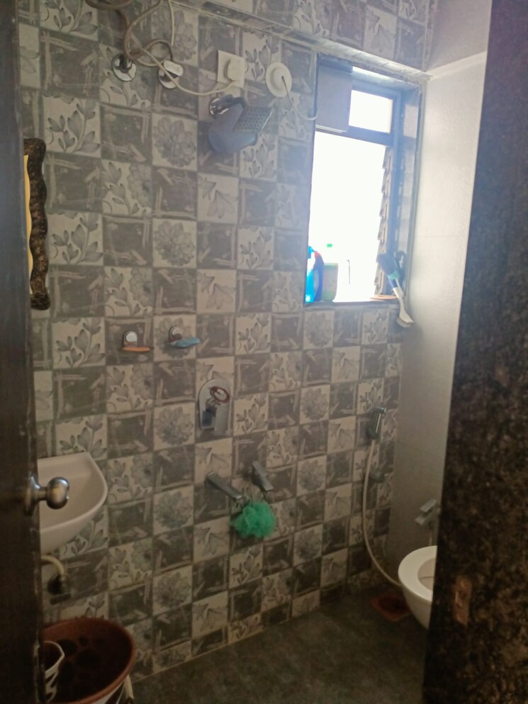 Bathroom, morar-ashish 1 Bedroom 650 Sq.Ft. Apartment In Samata Nagar Thane 7534855