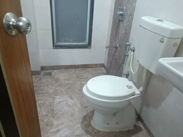 Bathroom in 2 BHK Apartment at Sabari Shaan, Chembur – for Sale