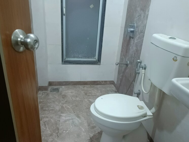 Bathroom, sabari-shaan 2 Bedroom 700 Sq.Ft. Apartment In Chembur Mumbai 7534884