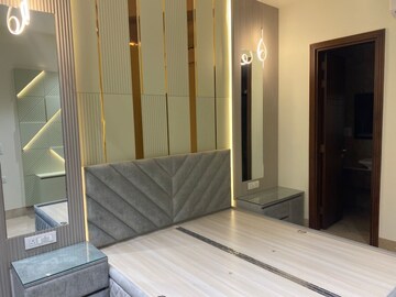 Room in 3.5 BHK Builder Floor at Vikas Puri – for Sale