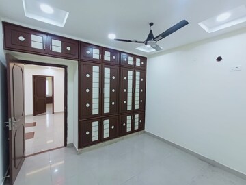 Room in 3 BHK Apartment at Mahatma Gandhi Inner Ring Road – for Sale