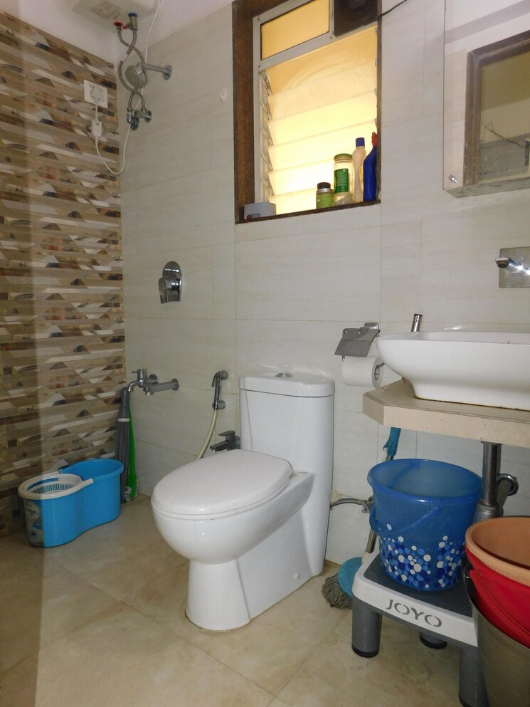 Bathroom, rutu-city 2 Bedroom 680 Sq.Ft. Apartment In Kasarvadavali Thane 7535173