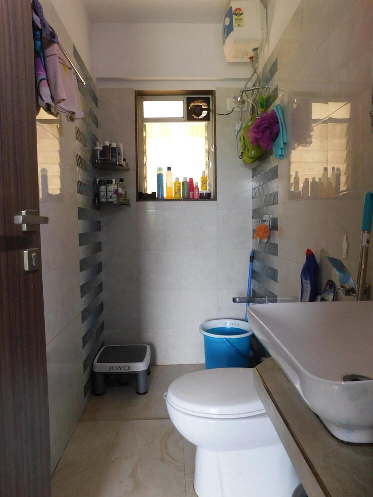 Bathroom, rutu-city 2 Bedroom 680 Sq.Ft. Apartment In Kasarvadavali Thane 7535179