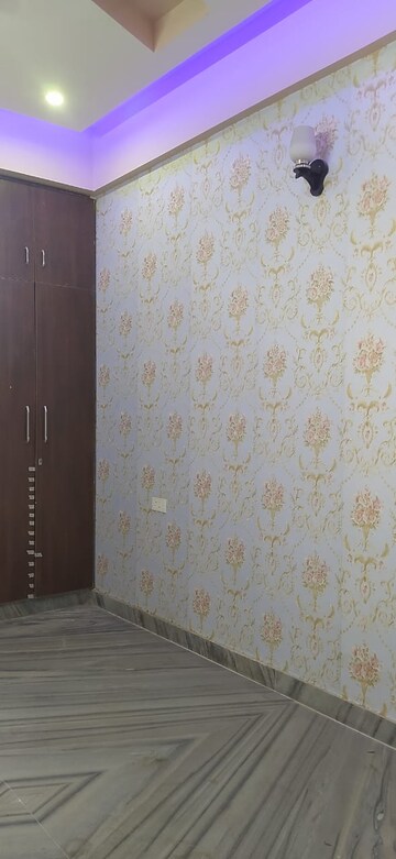 Room in 2 BHK Builder Floor at Pratap Vihar – for Sale