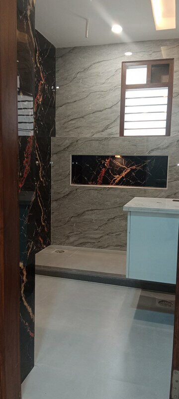 Bedroom in 3 BHK Builder Floor at Sector 21d – for Sale