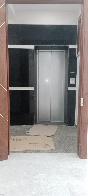 Building Lobby in 3 BHK Builder Floor at Sector 21d – for Sale