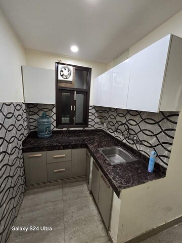 Kitchen in 1.5 BHK Builder Floor at Saket – for Sale