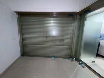 Room in  Office Space at Rustomjee Eaze Zone Mall, Malad West – for Rent