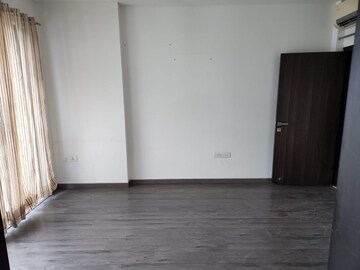 Room in 3 BHK Apartment at Tata Primanti-Tower Residences, Sector 72 – for Sale