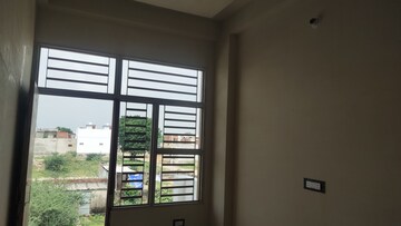 Room in 3 BHK Villa at Kalwar Road – for Sale