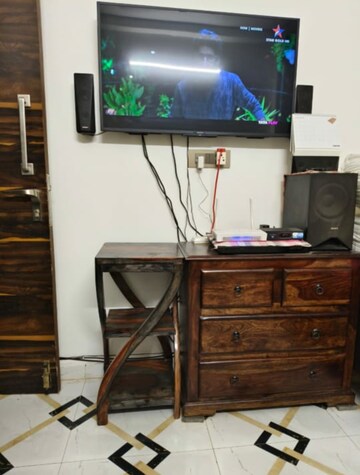 Furnished Amenities in 2 BHK Builder Floor at Ankur Vihar – for Sale