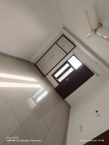 Furnished Amenities in 2 BHK Apartment at BPTP Princess Park, Sector 86 – for Sale