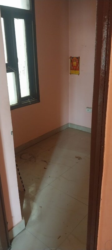 Room in 2.5 BHK Apartment at Srs Royal Hills, Sector 87 – for Sale