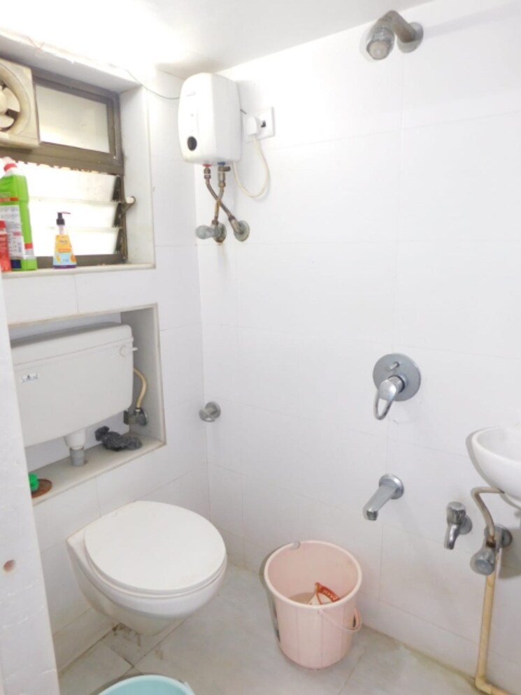 Bathroom, mahakali-model-town 3 Bedroom 1200 Sq.Ft. Apartment In Jogeshwari East Mumbai 7538286