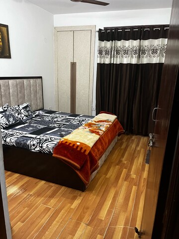Bedroom in 2.5 BHK Apartment at SRS Royal Hills, Sector 87 – for Sale