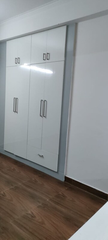 Furnished Amenities in 2.5 BHK Apartment at JM Florence, Tech Zone 4 Greater Noida – for Sale