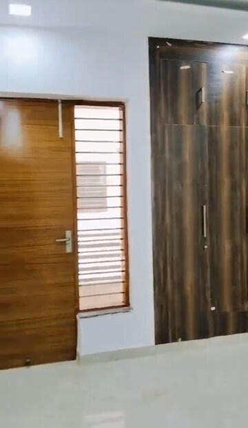 Room in 3 BHK Builder Floor at Puri Pratham, Sector 84 – for Sale