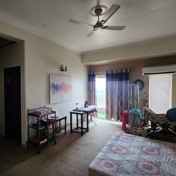 Living Room in 5 BHK Villa at RWA Apartments, Nithari Village – for Sale