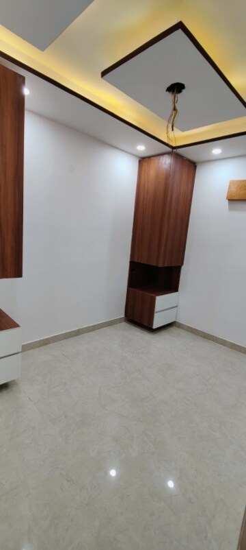 Room in 3 BHK Builder Floor at Dwarka – for Sale