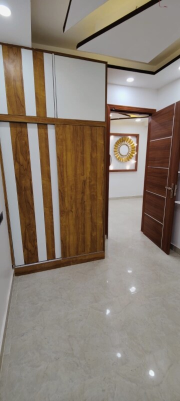 Room in 3 BHK Builder Floor at Dwarka – for Sale
