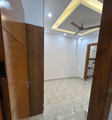 Kitchen in 3 BHK Builder Floor at Maya Homes, Indrapuram – for Sale