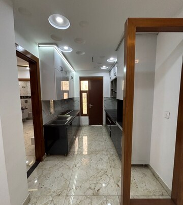 Building Lobby in 3 BHK Builder Floor at Maya Homes, Indrapuram – for Sale