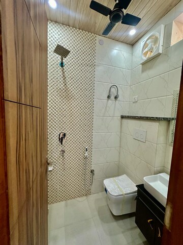 Attached Bathroom in 2 BHK Builder Floor at Anand Vihar – for Sale