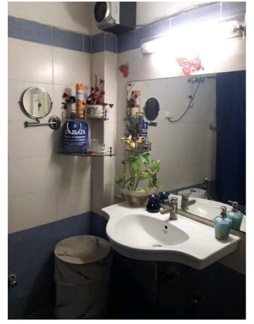 Master Bedroom in 3.5 BHK Apartment at Omaxe The Nile, Sector 49 – for Sale