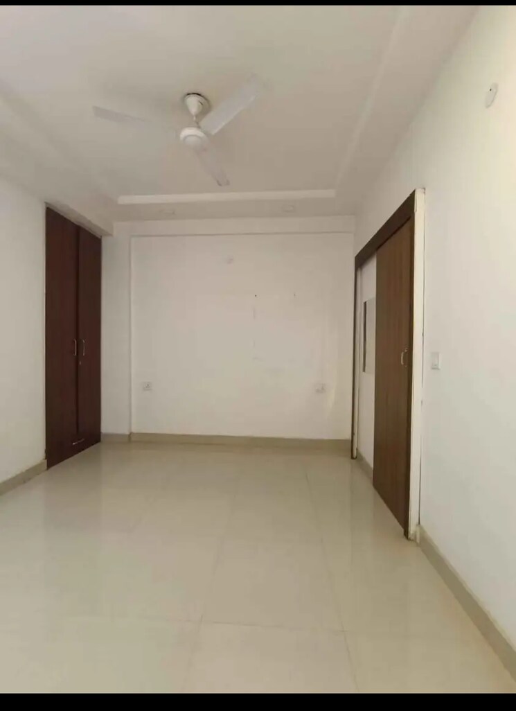 Room, shivalik colony 3 Bedroom 200 Sq.Yd. Builder Floor In Shivalik Colony Delhi 7539936