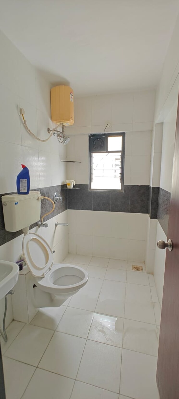 Attached Bathroom, nirmiti-horizon 3 Bedroom 1450 Sq.Ft. Apartment In Aundh Pune 7540180