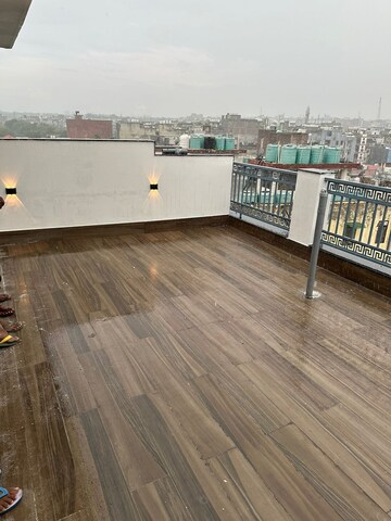 Terrace in 1.5 BHK Builder Floor at Saket – for Sale