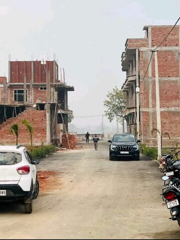  Plot – Exterior View View at Sultanpur Road - for Sale