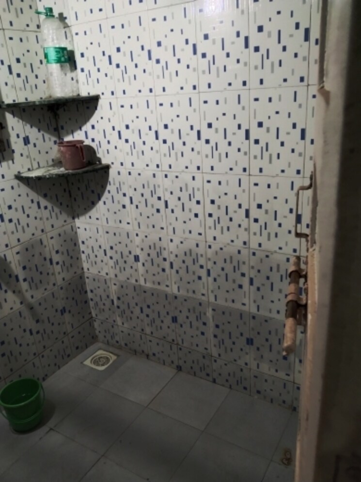 Bathroom, jagrut-chs 1 Bedroom 600 Sq.Ft. Apartment In Gokhalenagar Pune 7540428