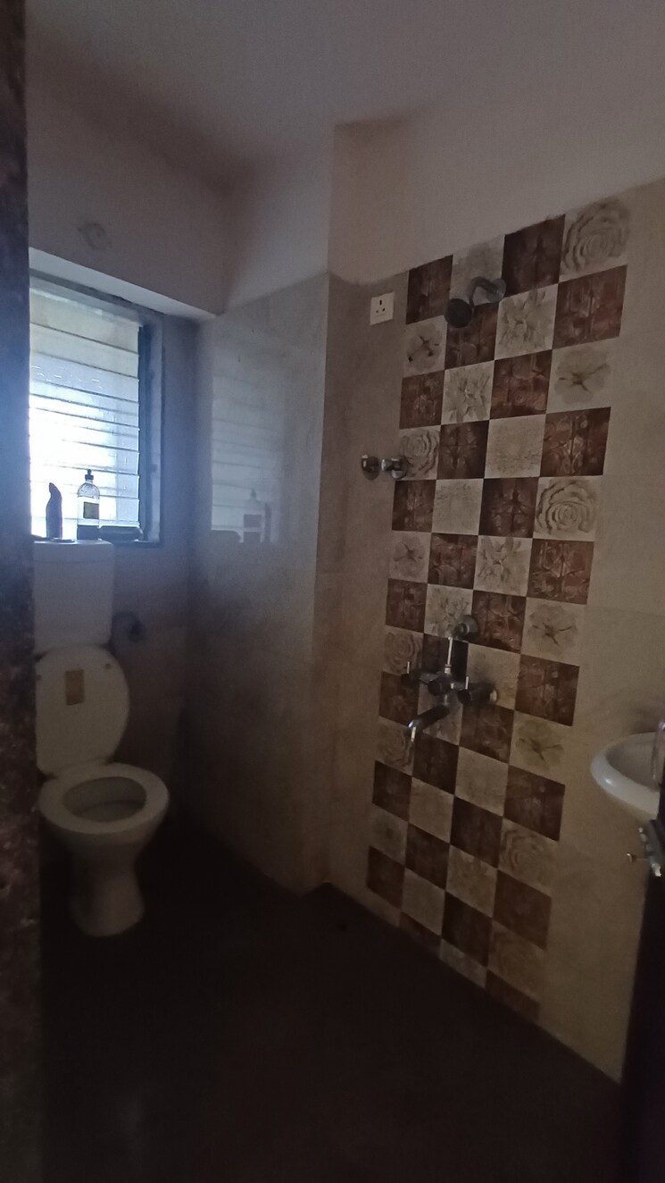Attached Bathroom, yash-shilpa-chs 2 Bedroom 605 Sq.Ft. Apartment In Naupada Thane 7540654