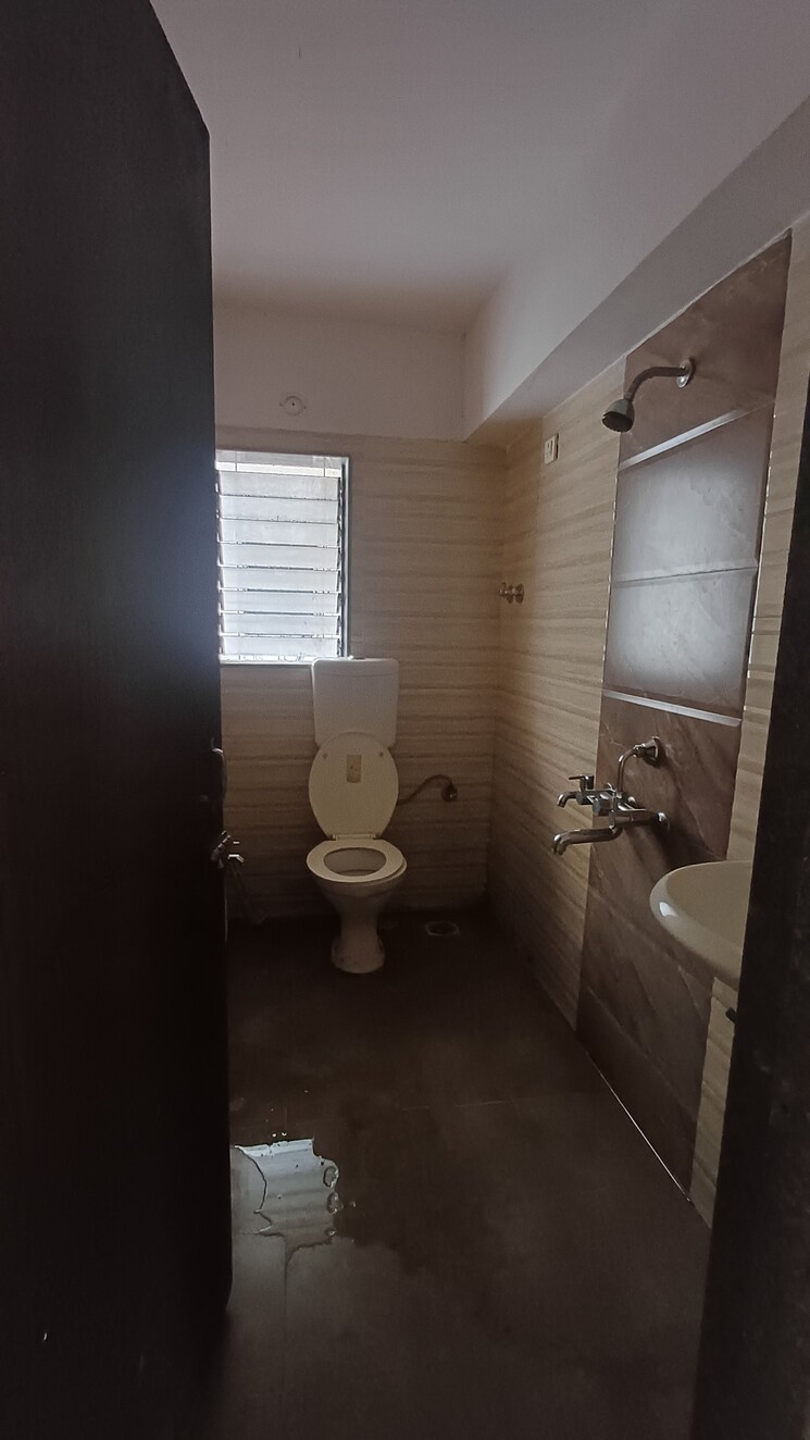 Attached Bathroom, yash-shilpa-chs 2 Bedroom 605 Sq.Ft. Apartment In Naupada Thane 7540654