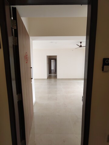 Room in 3 BHK Apartment at Piramal Vaikunth, Balkum Pada – for Sale