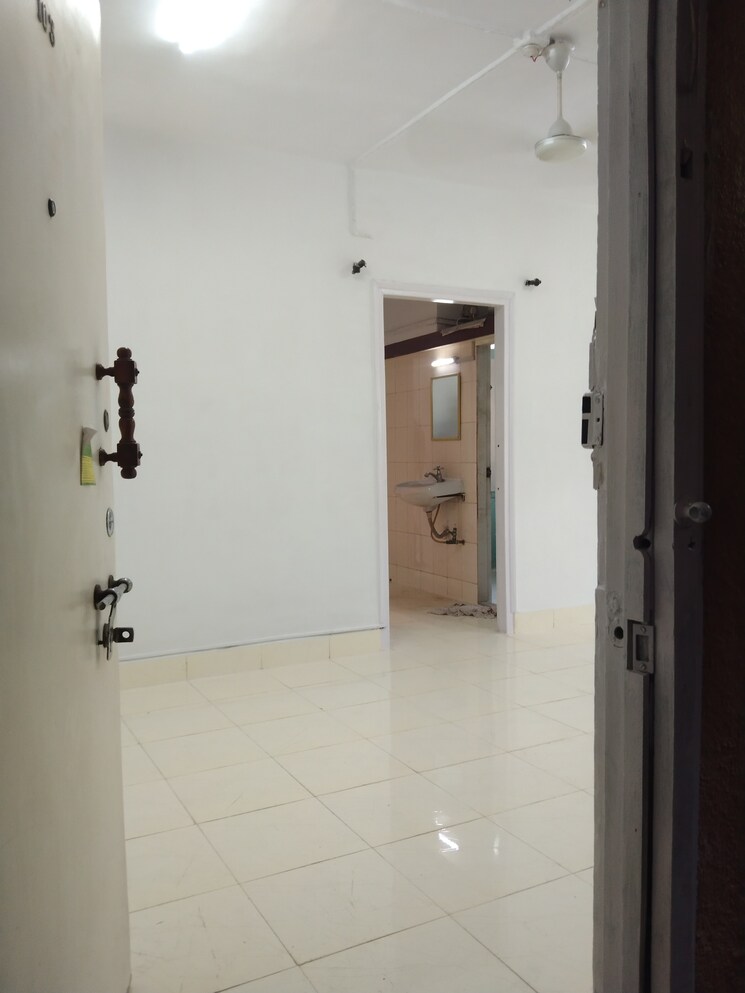 Room, raheja-township 1 Bedroom 548 Sq.Ft. Apartment In Malad East Mumbai 7540789